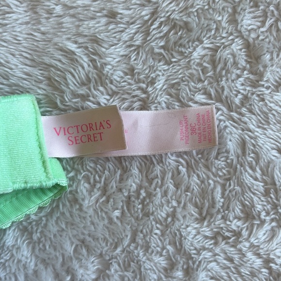 Victoria’s Secret Green Lace Push-Up Bra 36C | Floral Embroidery Y2K Lingerie - Picture 4 of 6
